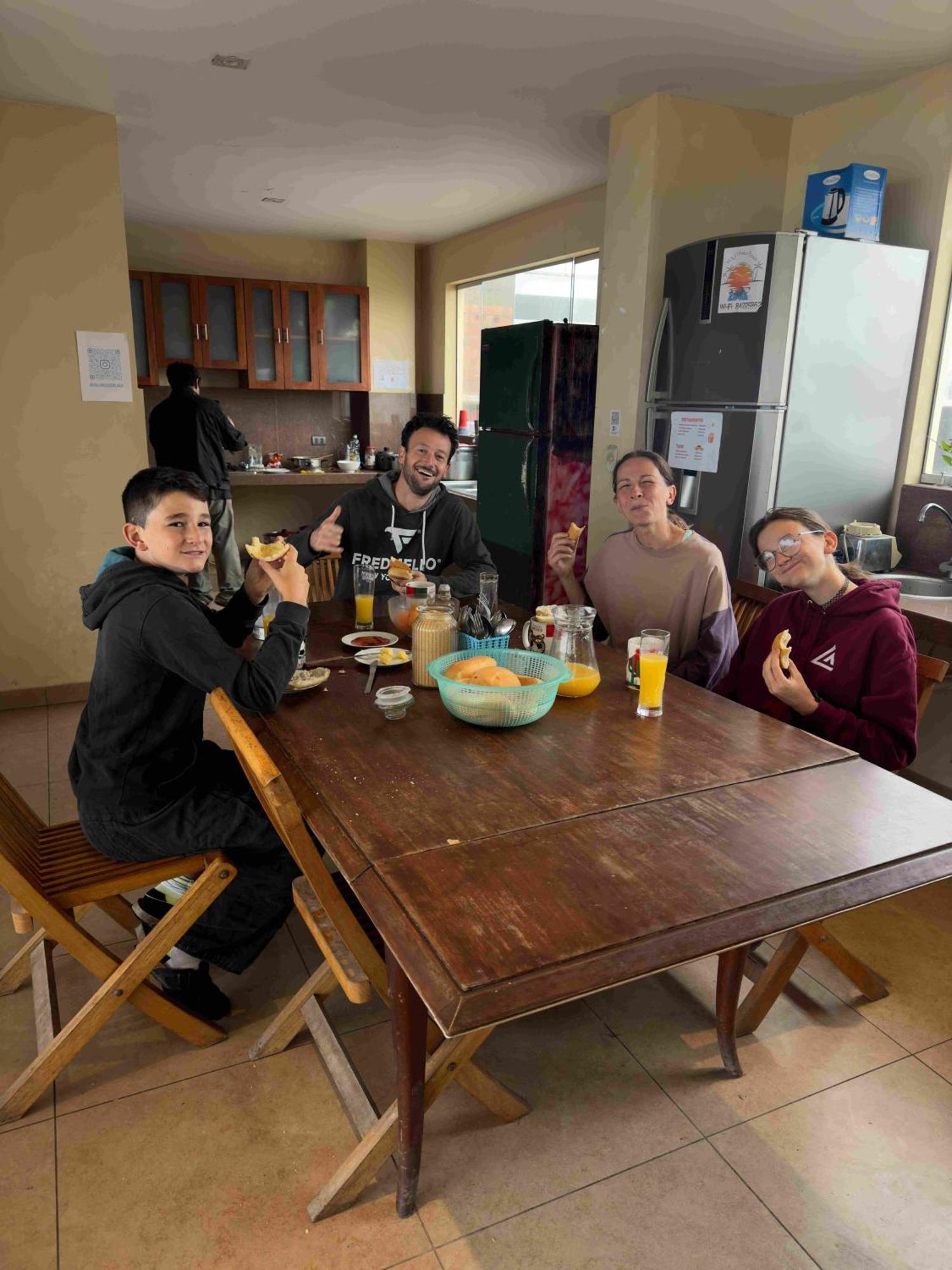 Yolo House Peru Bed & Breakfast Asia Luaran gambar